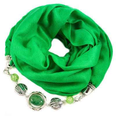Warm scarf with necklace - green