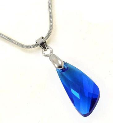 Rivoli Light Sapphire pendant made with SWAROVSKI ELEMENTS